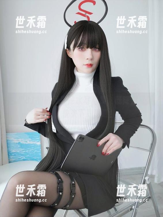 白银81的秘制死库水写真集，既降温又撩人，快来下载瞧瞧！