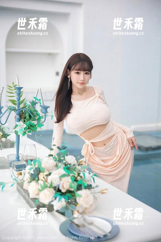秀人网 - 海风与沙子：翻Candy糖糖的写真图包每一页都是夏天