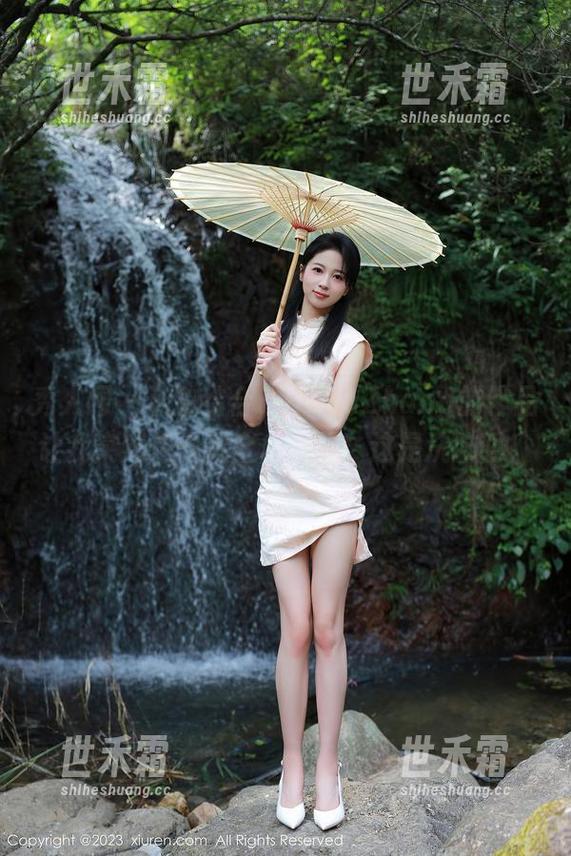秀人网-HeyuZhang 秀人网 - 私拍结合,HeyuZhang的作品让我突然想去买全白衣服!这是洗脑吗!