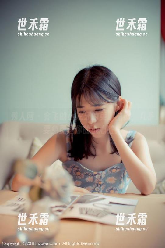 秀人网 - 会飞的小虎牙的美脚图册，几乎要免费送你的小心脏！