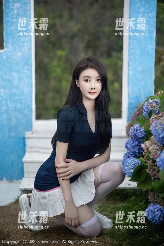 秀人网 - 奶油妹妹！这美脚照片真不讲理，原图看了都想拼命腿长！