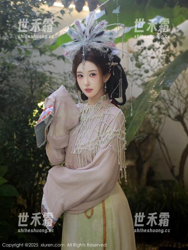 秀人网 - 天使般的存在，奶酥要送你一个免费图包，记得擦口水哦！