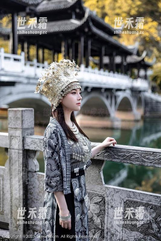秀人网 - 徐莉芝Booty皮衣更新：新款皮衣？够了，关键是搭配“她”的故事！