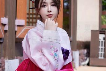秀人网 – 谁还需要风景壁纸?果果Nikki的连衣裙已不少于原图的魅力。
