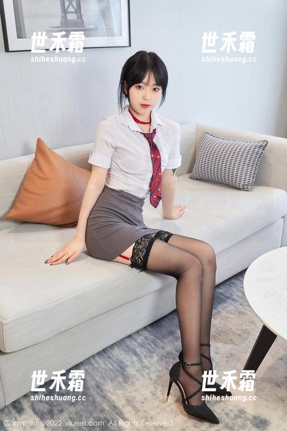 秀人网 - 从图库挖出来的旗袍王曼柔，太会撩了吧！