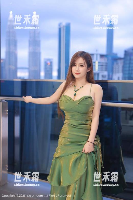 秀人网-蓝夏Akasha 秀人网 - 当蓝夏Akasha化身办公室女侠——白衬衫黑丝袜秘书写真集,不去看真的会后悔!