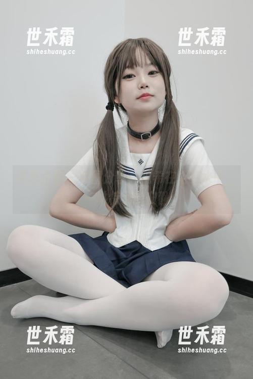 紧急企划-见希 紧急企划 - 套图分享:见希在浴缸水中,一种特别的安静