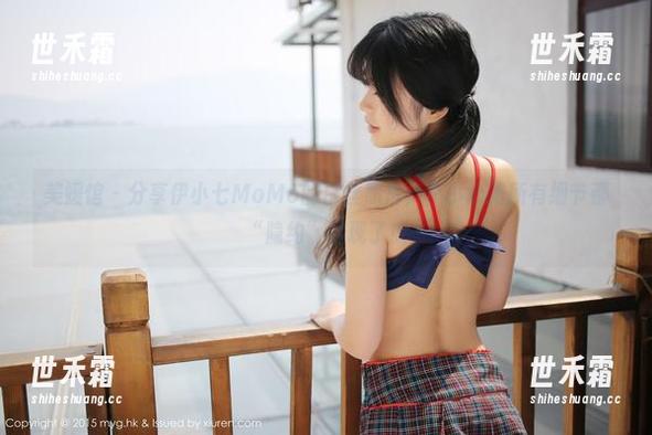 美媛馆 - 分享伊小七MoMo的白丝照片，不小心把所有细节都“隐约”显现了！