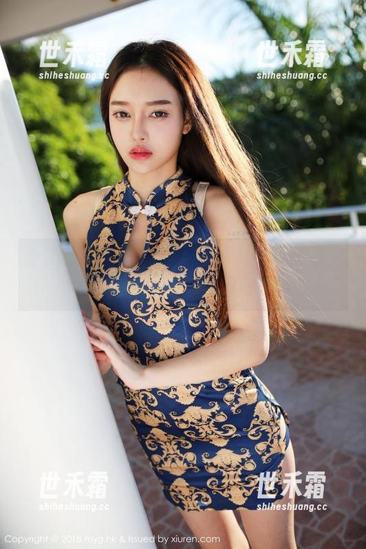 美媛馆 - 美图中的子纯儿Annie，穿着礼服，真有种莫名的压迫感。