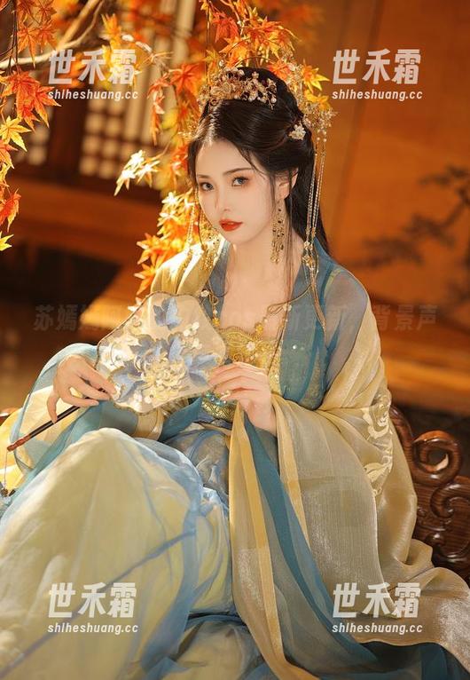 苏嫣嫣阿姨的豹纹cos最新更新，背景声真有趣。