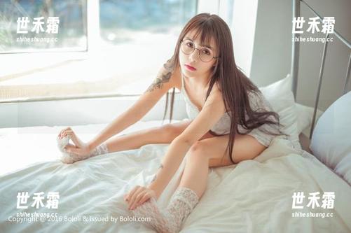 菠萝社 - 加油！下载王语纯的美腿，畅享‘千里腿’的美妙人生！