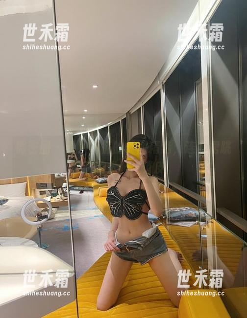 微密圈 - 看！葛征的美图精选，连衣裙跳舞时的优雅与俏皮。