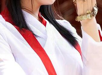 蜜桃社 – 毛衣或许不需要宣言——杏子写真集的“真相”