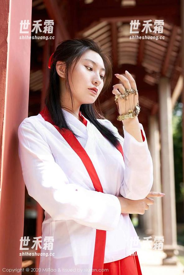 蜜桃社 - 毛衣或许不需要宣言——杏子写真集的“真相”