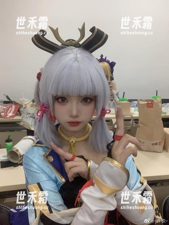随便翻一翻，许枳的夏日高清写真让人想要立刻度假