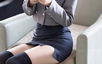 语画界 – 谁说职业不可以性感？杨晨晨黑丝美腿资源上线了
