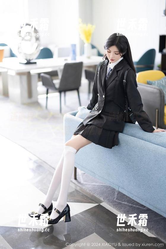 语画界 - 雅雯的瑜伽写真：肢体的优雅，脑子的尴尬