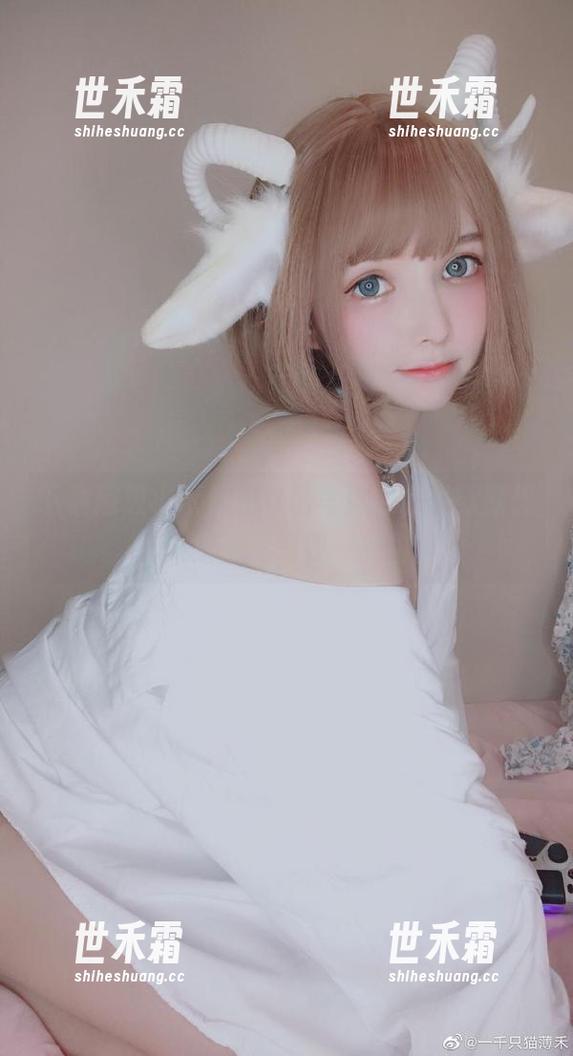 下载超级小禾儿的粉色写真，心里默默想：人生果然需要一点甜。