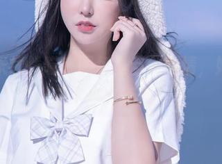过期米线线喵在图包里自创剧情，她真的是个小女主角！