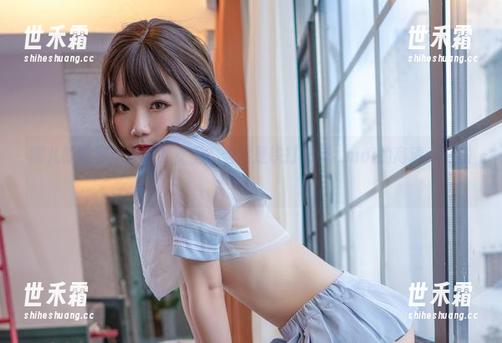 哪儿能找到这么萌的女王？当然是铁打萌萌_moi的高清cos啦！