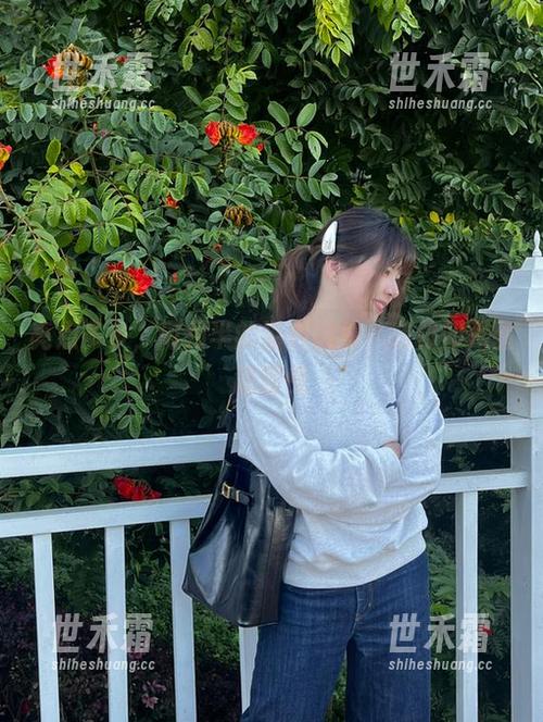 亮点多多，闪月半的福利图集，岛村卯月随意摇曳