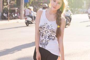 青豆客 – 别在课堂上分心，尤美Yumi原图教你如何用心看校园！