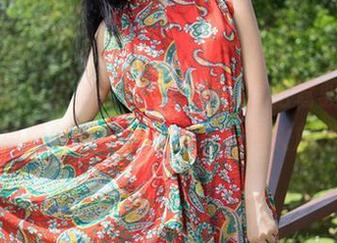 青豆客 – 看施忆佳Kitty酱轻松驾驭制服，免费美图上线，全新视角大放送。