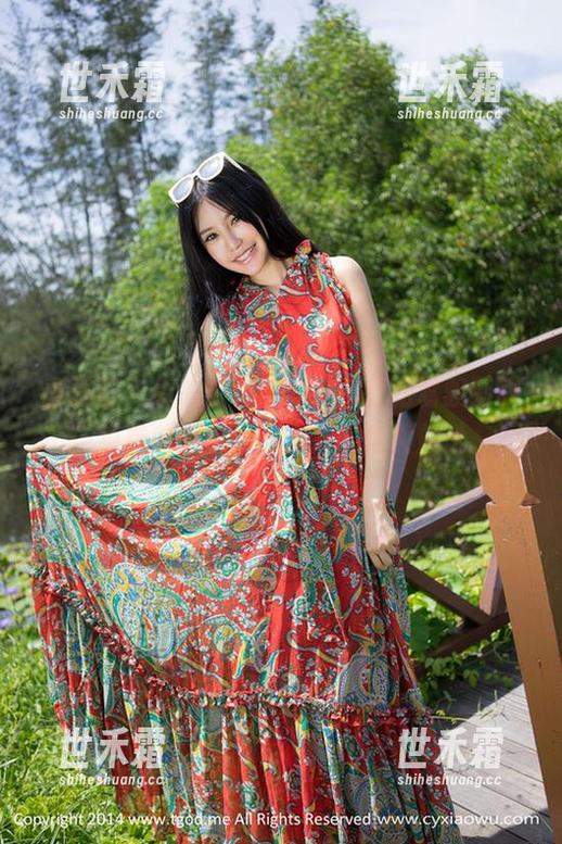 青豆客 - 看施忆佳Kitty酱轻松驾驭制服，免费美图上线，全新视角大放送。