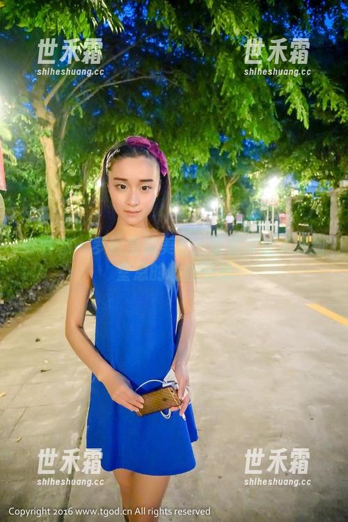 青豆客 - 罗婉莹的美图：柔韧得让人感到窒息的瑜伽壁纸