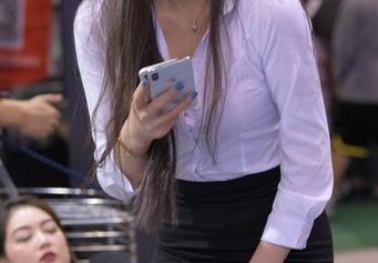 魔镜街拍 – 欢乐颂:婷婷的肉丝圣诞美人图册,风中小鸟正翩翩!