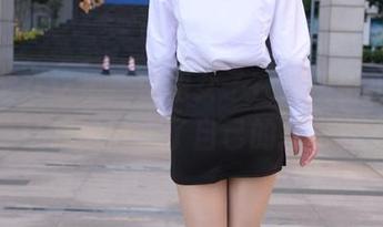 美图全在这里,白裙女子在魔镜街拍,竟让我一时忘了自己的打扮。