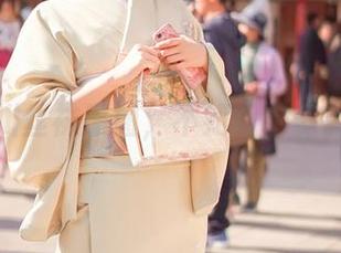 手握黑川丝袜原图，不如心中多点想象？