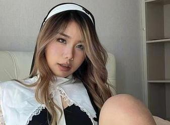 微密圈 – 黑饱宝泳装合集，假装在海边，实际上只是在床上